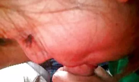 Un ebano filmati amatoriali sex gratis sano uccide una ragazza bianca a letto.