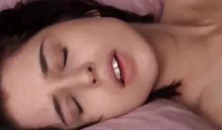 Giovani troie cazzo Fidanzati video amatoriale sexy in un trucco rimovibile
