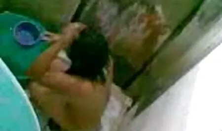Latina è free sex amatoriale dura sul tavolo.