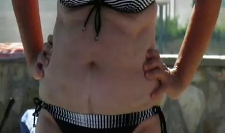 Mia sex tape amatoriali madre è rimasta bloccata nella finestra e ha avuto due bambini adottati allo stesso tempo.