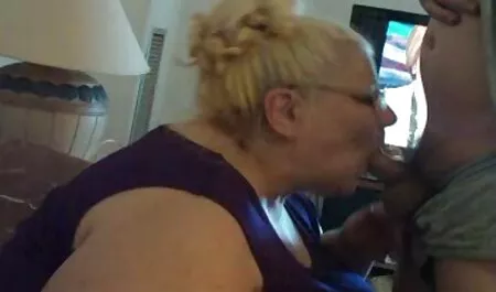 Mia madre non è filmati amatoriali sexy sprecata nel lavoro di suo figlio.