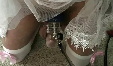 Il giovane bevve un sex casalinghi bicchiere pieno di sperma quando ebbe un'orgia.