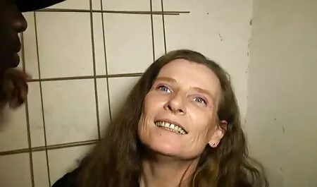 Tre ragazze russe spogliarsi sotto sex video amatorial la doccia insieme.