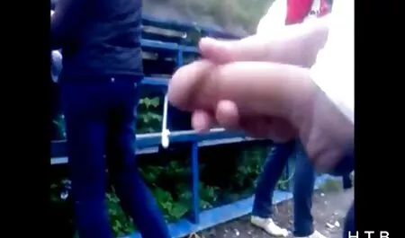 Mia madre e mia figlia non hanno potuto resistere filmini amatoriali sex a quell'uomo.