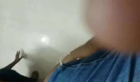 Lingua nella ragazza sexy amatoriale foresta di una ragazza russa