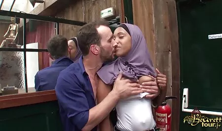 Magro fidanzata e micio leccata car sex amatoriale