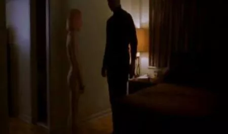 Hanno messo sonniferi video sex amatore e violentato la donna addormentata.