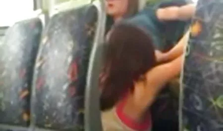 Procace MILF in il parco prende scopata sex video amatoriali italiani sotto il divano.