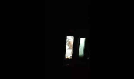 Sick sexi video amatoriali ragazza a casa guardando gruppo therapy prende scopata