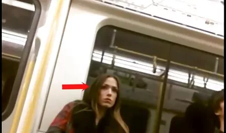 Piccola nudità e masturbarsi xxnx amatoriali all'aperto