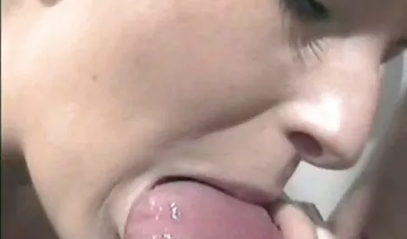Gli studenti scopano invece di sex video amatoriali prepararsi per gli esami.