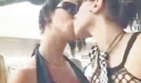 Un giovane uomo in lingerie rosa video casalinghi sex cazzo