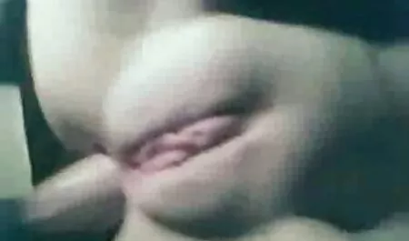 Occupato MILF razze vicino sex amatoriale al lago