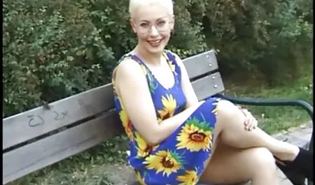 Mia mamma ha mostrato grandi tette in hentai porno. ragazza sexy amatoriale