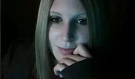 Uno schiavo lecca la sua figa video amatoriali car sex pelosa