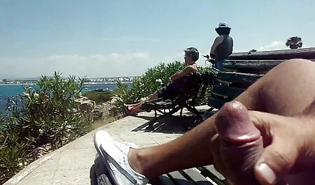 Ho trovato la sigaretta di sexy video amatoriali mio figlio e lo biasimo? a letto