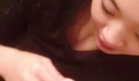 Crea una relazione video sex amatore con l'ubriachezza alla festa del bagno