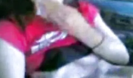 Padre fece di sua figlia video amatoriale sexy una schiava di orologi.