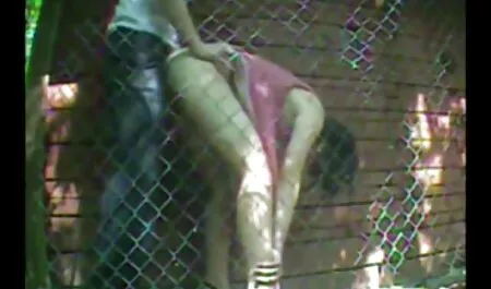 Hanno portato la mucca al calcio e l'hanno trascinata sex amatoriali italiani negli spogliatoi per soldi.